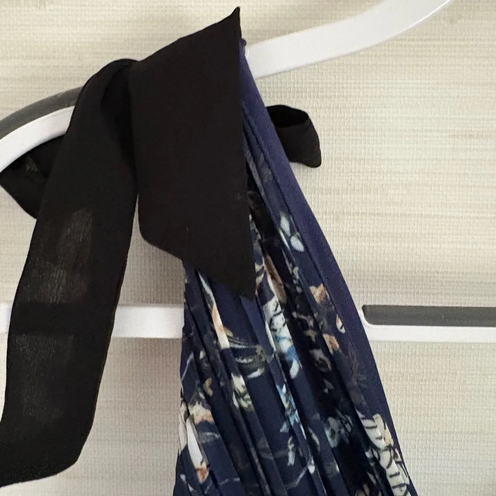 Lulu’s Floral V-Neck Navy Tiered Maxi Dress - 4